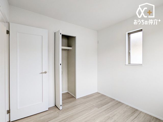 ���̑� 2�K�@4.5���̗m���ɂ̓N���[�[�b�g�������B���������X�b�L���Еt���܂��B