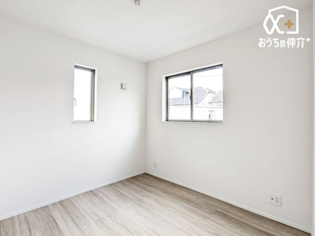 ���̑� �Q�ʍ̌��Ŗ��邳������܂��B�q���������A�d���̃X�y�[�X�ɂ��œK�ł��B