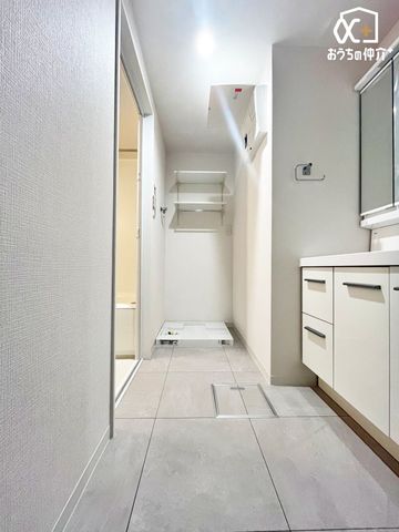 ���ʑ�E���ʏ� ���邭�������̂���E�ߎ��́A�Ƒ��݂�Ȃ��g���₷����Ƃ�̃X�y�[�X�B���󕨂̎d�����⒅�ւ����X���[�Y�ɂł��A�����̉Ǝ��������K�ɂȂ�܂��B