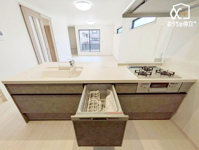 �L�b�`�� �`Kitchen�`�H���򊣑��@�����̃V�X�e���L�b�`���̗p�I���͐ߐ��ɂ��q����D����̂ł��B�����Ő�򂷂�̂ŉ�����������藎�Ƃ��܂�