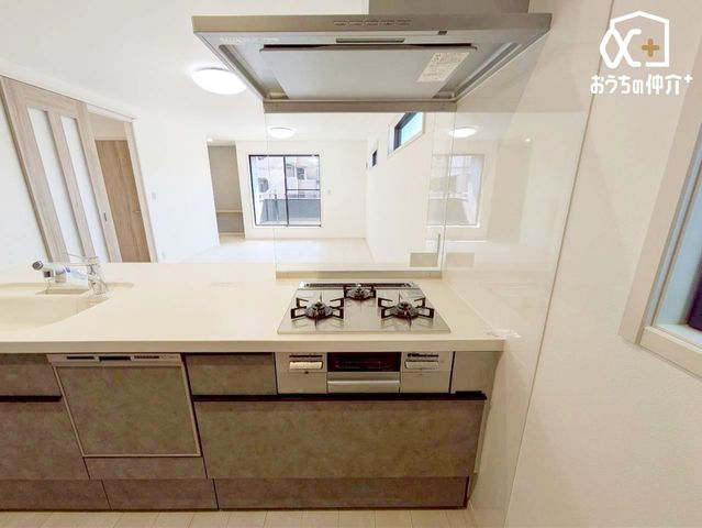 �L�b�`�� �i3���R�����j���������Ŏς�E�Ă��E�����Ȃǂ��\�B�Η͂͋��΂����΂܂ŏꏊ���ƂɎ��R�ɐݒ�ł��A��C�ɒZ���ԂŒ������鎖���ł��܂��B�܂��Ԋu���L���A�傫�Ȓ�������u�����Ƃ��ł��܂��B�i3���R���c