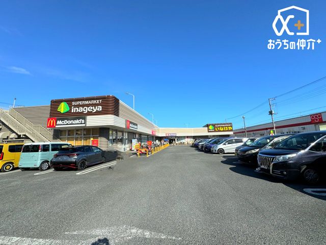 ���ӊ� ���Ȃ��⏊�򋷎R���u�X �k��6���B�i�����L�x�ȃX�[�p�[�}�[�P�b�g�ł������܂��B�ߗׂ̕��X�ł���������Ă���܂��B���ԏ���L���ł��B 480m