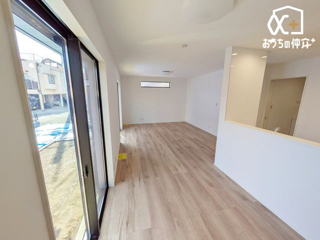 ���r���O -