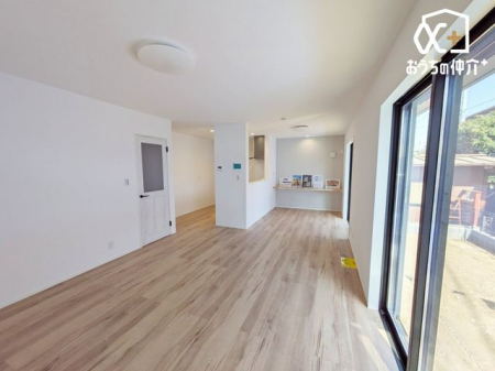 ���r���O -