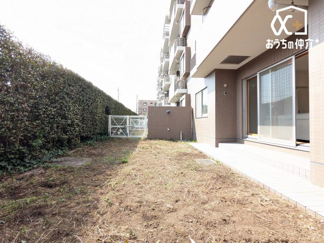 ���̑� 1�K��p��̗l�q�ł��B������Ƃ����K�[�f�j���O��ƒ�؉��X�y�[�X�Ƃ��Ă����y���݂��������܂��B