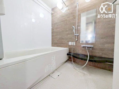 ���� �`�E�`Bath�`�E�`����̔���􂢗����o�X���[���B�V�����[�h�̐l�����������̂������o�X�^�u�̐S�n�悳�𖡂���Ă݂ẮB�����Ɩ����A�A���Ă��Ă���̎��Ԃ���w�y���݂ɂȂ�͂��ł��B