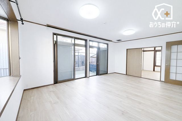 ���r���O ���r���O