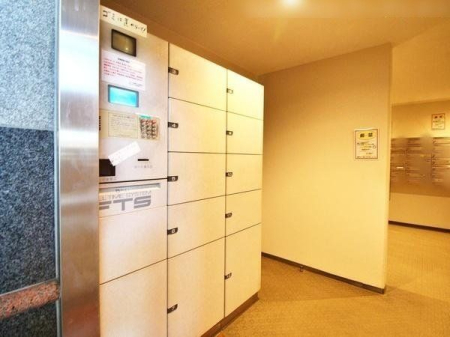 ���̑� ��zBOX������΁A�s�ݎ��ł��ו����󂯎��܂��B�Ĕz�B�̎�Ԃ��Ȃ��A�v���C�x�[�g���Ԃ�����ȂǑ����̗��֐��������܂��B