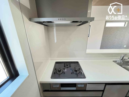�L�b�`�� ������������O���R�����̗l�q�ł��B�u�߂�E�ύ��ޓ��̍�Ƃ������ɏo����R�����ł��B
