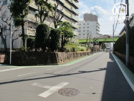 ���̑� �Ԓʂ�̏��Ȃ��ՐÂȏZ��X�ɗ��n