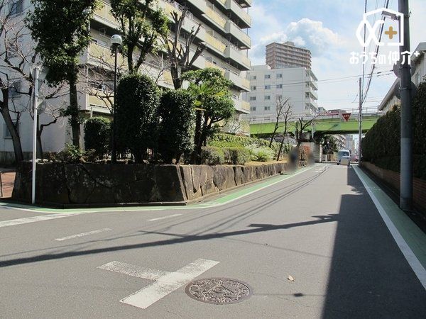 ���̑� �Ԓʂ�̏��Ȃ��ՐÂȏZ��X�ɗ��n