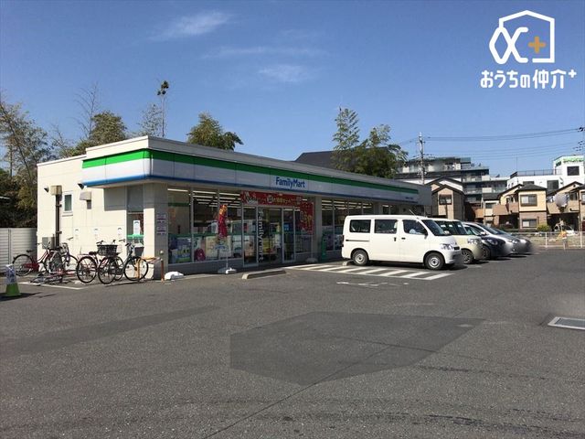 ���ӊ� �t�@�~���[�}�[�g���򓌋��R���u�X �k��5���B24���ԉc�ƂȂ̂ŁA�}�Ȃ��������ɂ��֗��ł��B���H����y�����p�i��̔����Ă���܂��B���ԏ�G�L 350m