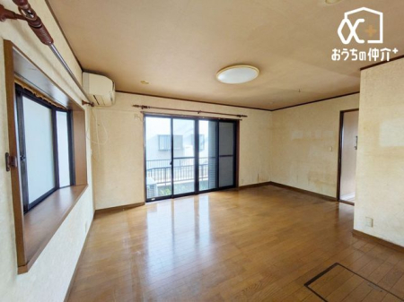 ���r���O -