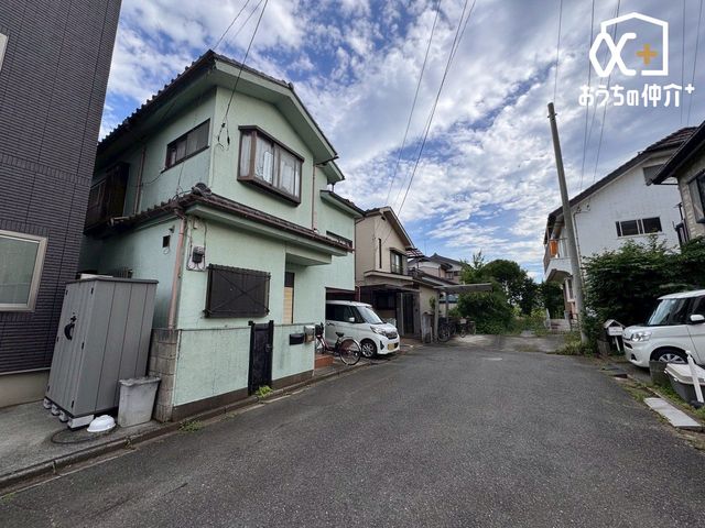 ���n�y�n�ʐ^ �s���~�܂蓹�H�ɂ��Ԃ̒ʂ蔲���Ȃ��ՐÂȏZ��n