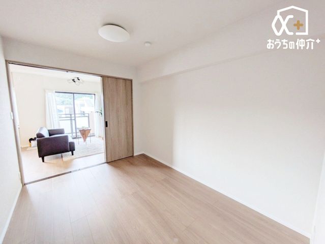 �Q�� -