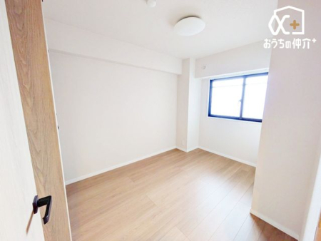 �Q�� -