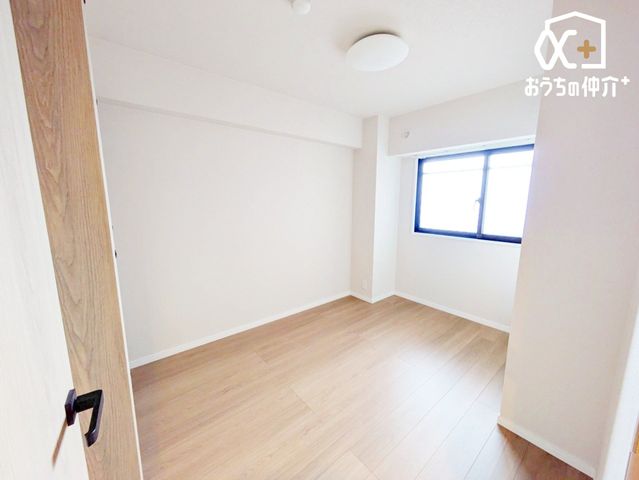 �Q�� -
