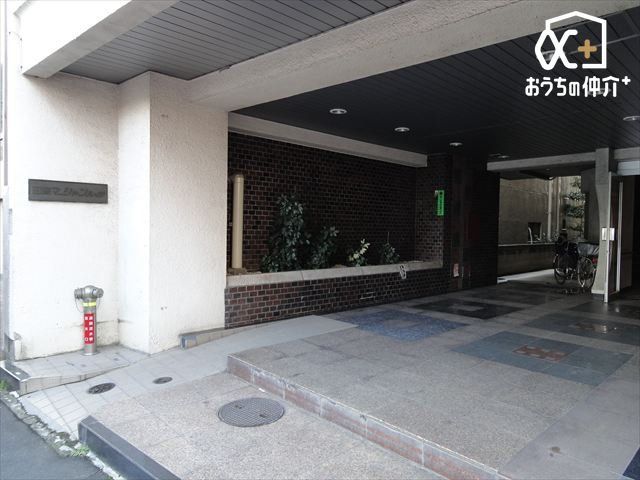 �G���g�����X �Ǘ����s���͂����������̂���G���g�����X�̗l�q�ł��B