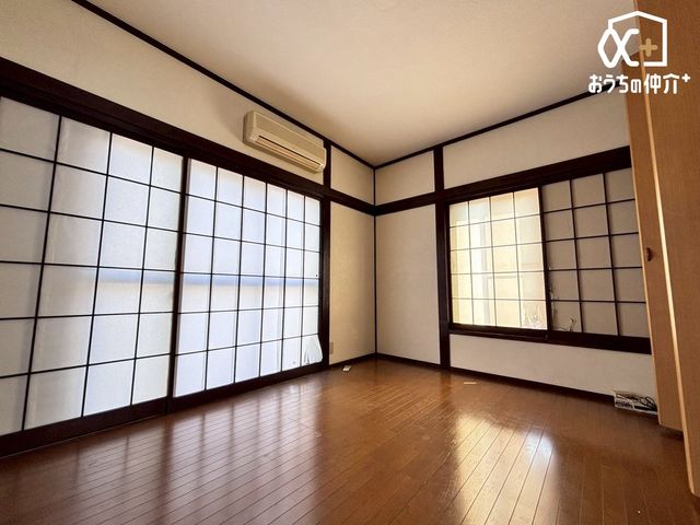 �q������ 2�K�̗m��6���̗l�q