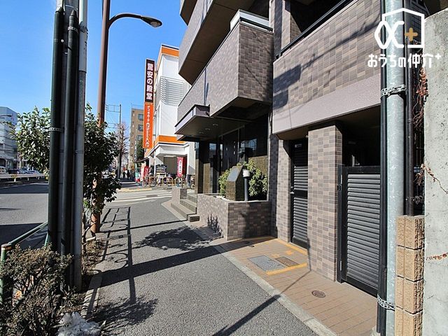 ���̑� �G���x�[�^�[����A�ŏ�K�Ȃ̂ŏ�K�ւ̋C���˂��y���B