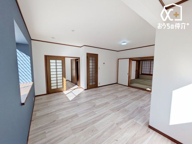 ���r���O -