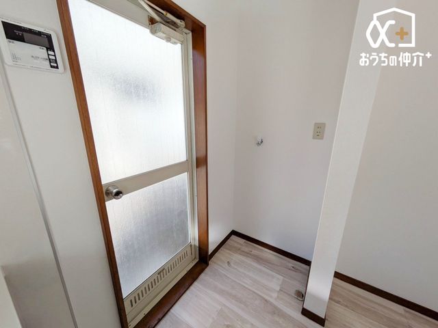 ���̑����� ���R�L���ŊՐÂȏZ��X