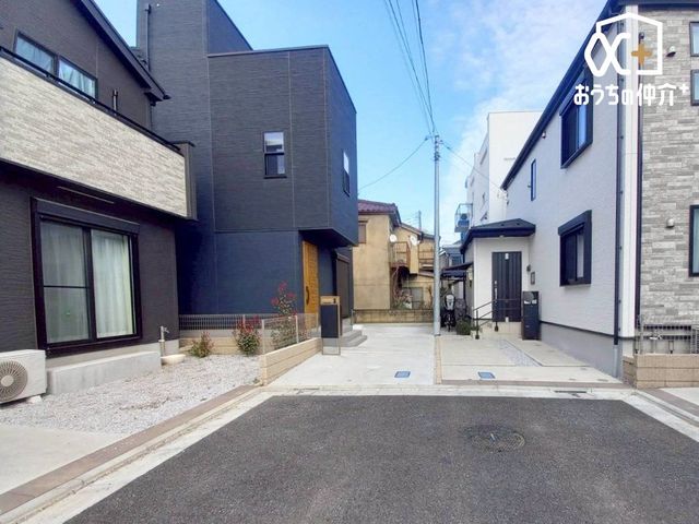 ���̑� �L�b�`������̓��r���O�S�̂����n����Ԏ��ł��B���q�l���V�ԗl�q�������Ȃ���̂�������_�C�j���O�e�[�u���Ŋw�K���邨�q�l�ɂ�����ƃA�h�o�C�X���ł���݌v�ł��B