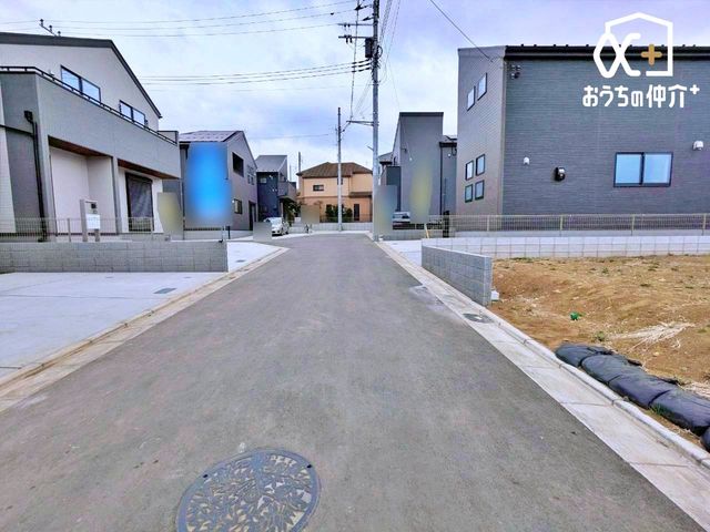 ���n�O�ώʐ^ ������悤�Ȑ��w�i�ɁA���X�ƘȂޓ@��́A���z�̉��b�𑶕��Ɏ󂯂�B�L�т₩�ŊJ���I�Ȓ��]�ƁA�����Ղ�ƍ~�蒍���z���ɁA�����ɏZ�܂��ґ�������Ǝ������Ē����܂�