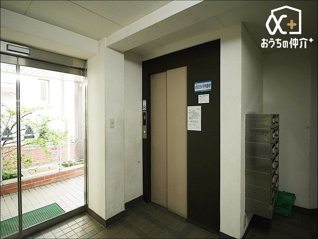 ���̑� �}���V�������̃G���x�[�^�[�̗l�q�ł��B���q�l��A��Ă̂��o������v���ו����^�ԍۂɂ��֗��ł��B