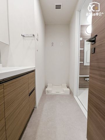 ���ʑ�E���ʏ� �������̂�����ʁ����󁕒E�߃X�y�[�X�ł��B��Ƃ�̂����Ԃł����C���̂����ւ����炭�炭�ł��B