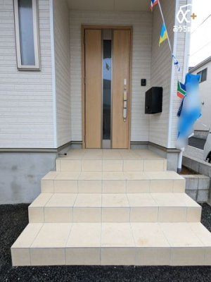 ���� �O���猩�����ւ܂��̗l�q�ł��B���񌻒n�ɑ����^��ł��������������������B