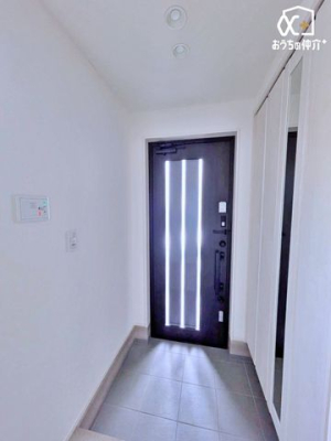 ���� �C�i����f�U�C�����������ւ́A�Z�ޕ��̖������𖞂����N�I���e�B�B�A��邲�Ƒ���A�K�������C�����悭�}����E���炬�ɖ�����������Ԃ�\�������Ă���܂��B