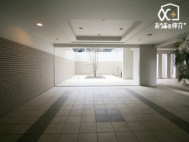 ���̑� �Ǘ����s���͂����������̂��郍�r�[�̗l�q�ł��B