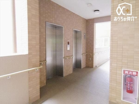 ���̑� �G���x�[�^�[