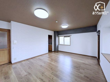 ���r���O �`Living�`�������������͋C��LDK�B�̂�т肭�낮�\�t�@��A���H�����y���ރ_�C�j���O�Z�b�g��u���Ă��������͂���܂���B