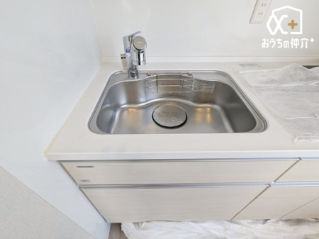 �L�b�`�� �������̂���s�J�s�J�̃X�e�����X�V���N�͍L���č�Ƃ��₷�����B�V���v���Ȑ������D��ۂŁA�����̐􂢕������K�ɂȂ肻���B���|���ȒP�����ŁA�Ǝ��̌������オ��A�L�b�`���ɗ����Ԃ����S�n�悭�Ȃ�܂��ˁB