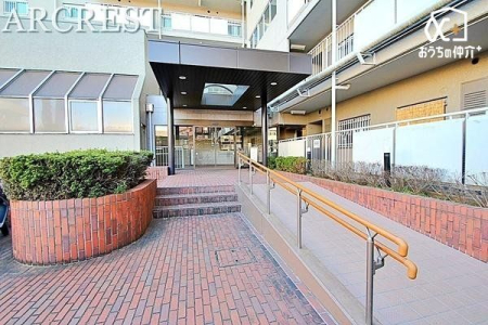 �G���g�����X �������̍s���͂����G���g�����X�B