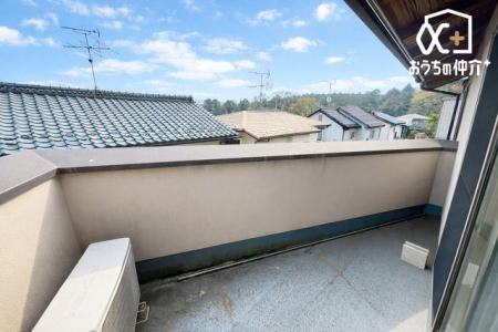 �o���R�j�[ �`Balcony�`���炩�ȗz�˂��������~���o���R�j�[�B���w�i�ɐS�n�悢�������������Ă����܂��B����O�֏o�ĊJ�����𖡂킦���Ԃł��B