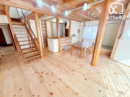 ���r���O ���C�ނ��g�p���Ă���A�������ł͖؂̍���������Ȃ��炨�Z�܂��\�ILDK�͖�22���B���オ��̏�X�y�[�X����B