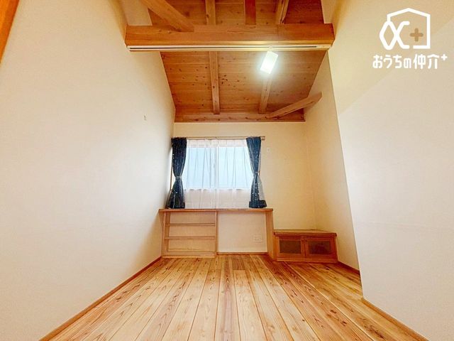 ���̑����� 2�K�t�@�~���[�X�y�[�X�B���q�l�̕׋���V�я�A�ݑ�[�N�X�y�[�X�ɂ����p�\�ł��B