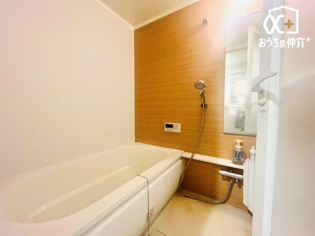 ���� �o�X���[���Ń����b�N�X�o�X�^�C���B�o�X�^�u�ɂ����Ċ����Ȃ���S�Ƒ̂����t���b�V���B����̔�������Ă���鐴�����̂���o�X���[���B