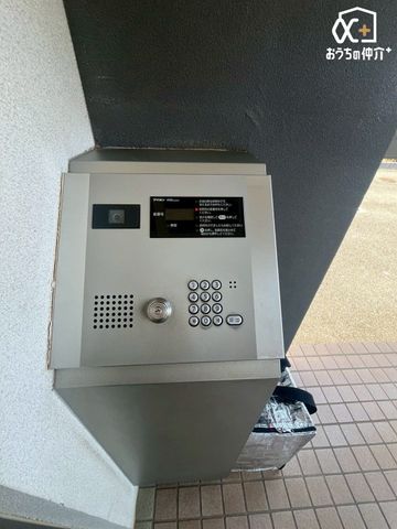 ���̑� �O���̐l�Ԃ��Ւf�ł���Z�L�����e�B�̍����s�I�[�g���b�N�t�����̐l����炷�}���V�����ł́A���݂��Ɋ��m��Ȃ��Z�l���������̂ł��B�I�[�g���b�N�V�X�e��������Εs�R�ҁE�ƍߎ҂�r�����邱�Ƃ��\�ł��B