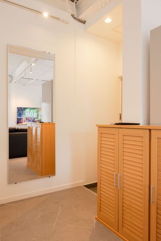 ���� �傫�߂̎p���t���̌��ւł��B���o�����O�̑S�g�`�F�b�N���X���[�Y�ɁB�����̐g�x�x�����K�ɂȂ�܂��B