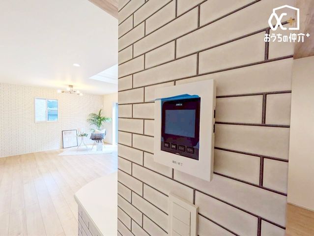 ���̑� �e���r���j�^�[�t���C���^�[�z��