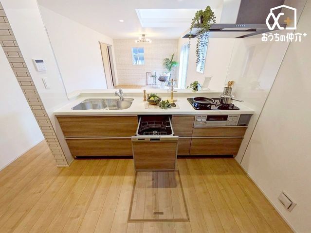 �L�b�`�� �`Kitchen�`�H���򊣑��@�����̃V�X�e���L�b�`���̗p�I���͐ߐ��ɂ��q����D����̂ł��B�����Ő�򂷂�̂ŉ�����������藎�Ƃ��܂�