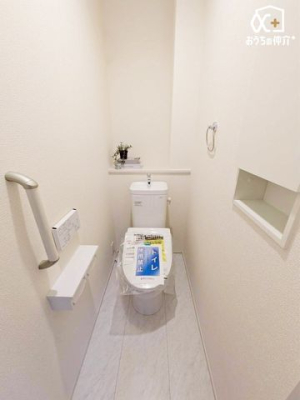 �g�C�� �`Toilet�`�������̂���g�C���ł��B�������E�H�V�����b�g�@�\�t��