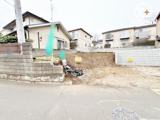 ���n�O�ώʐ^ JR��������u������v�w�܂œk��11���B���S���Č��₩�Ɏq��Ă��o����ՐÂȏZ��X�ł��B