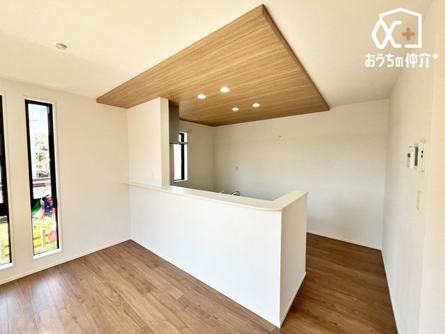 �L�b�`�� �J�E���^�[�t���L�b�`���ŁA���������^�ԁA�Еt���邪�X���[�Y�ɍs���܂��B