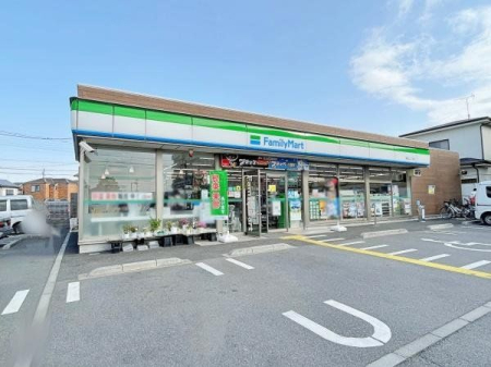 ���ӊ� �k��4���B�y�t�@�~���[�}�[�g�V���R�񒚖ړX�z24���ԉc�Ɓ@�w����߂��֗��ȃR���r�j�@���ԏ�F���� 300m