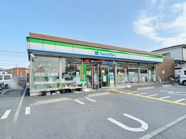 ���ӊ� �k��4���B�y�t�@�~���[�}�[�g�V���R�񒚖ړX�z24���ԉc�Ɓ@�w����߂��֗��ȃR���r�j�@���ԏ�F���� 300m